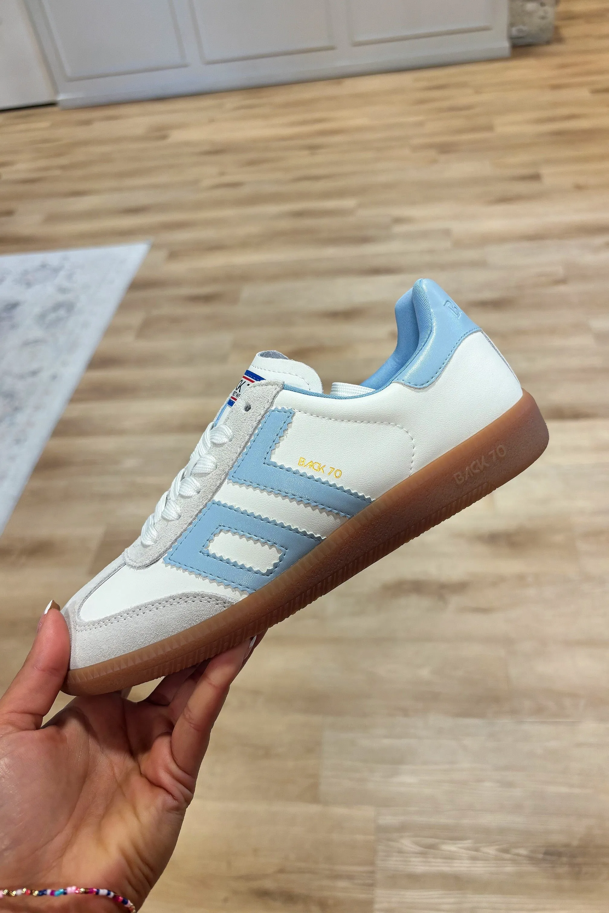 Back 70 Cloud Light Blue