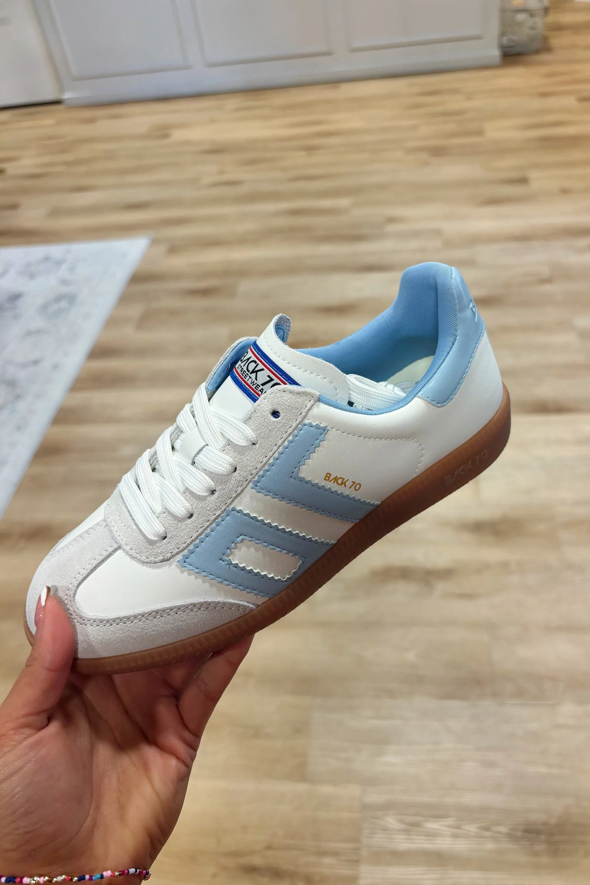 Back 70 Cloud Light Blue