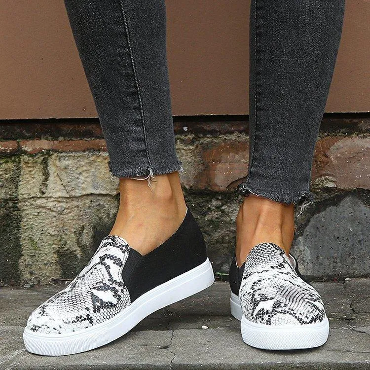 Chicvane Snakeskin Printed Slip-On Round Toe Platform Loafers