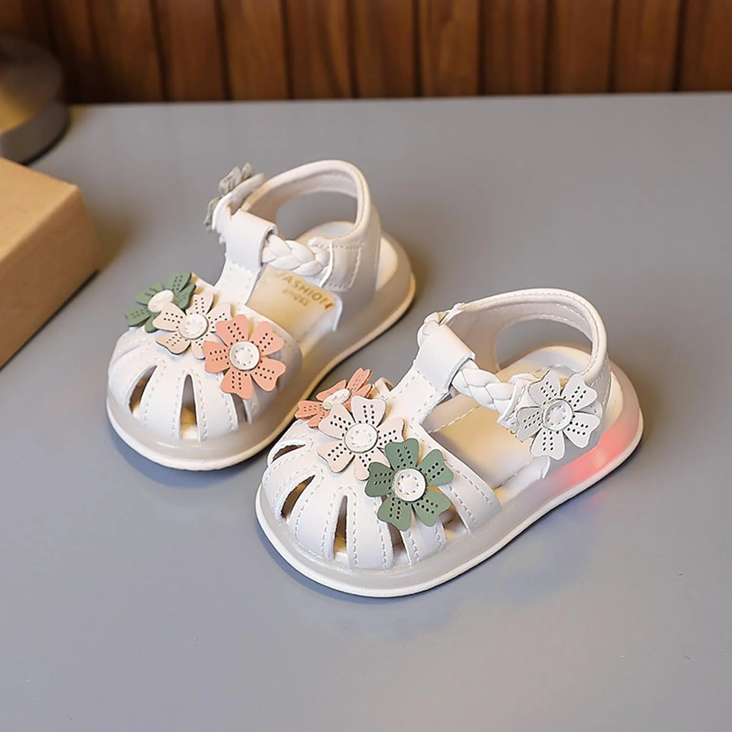 Kids Clear Glitter Jelly Sandal Girls Flower Sandals Light Up Sandals Stylish Soft Bottom Little Girls Beach Shoes
