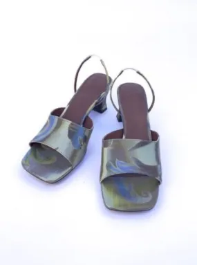 Lenticular Heels