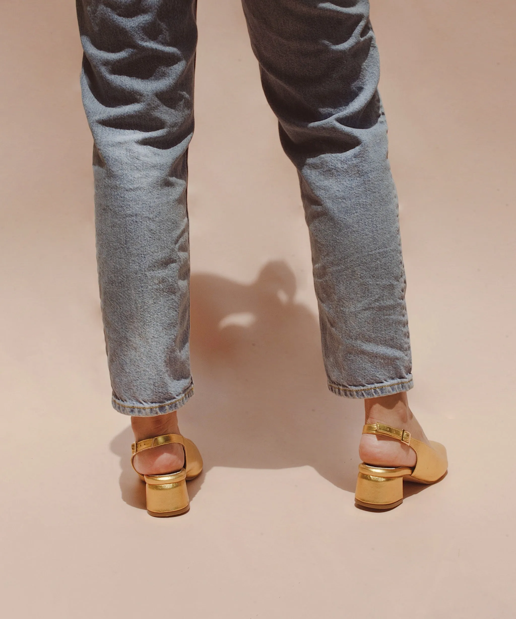 Lola Mules - Dorado