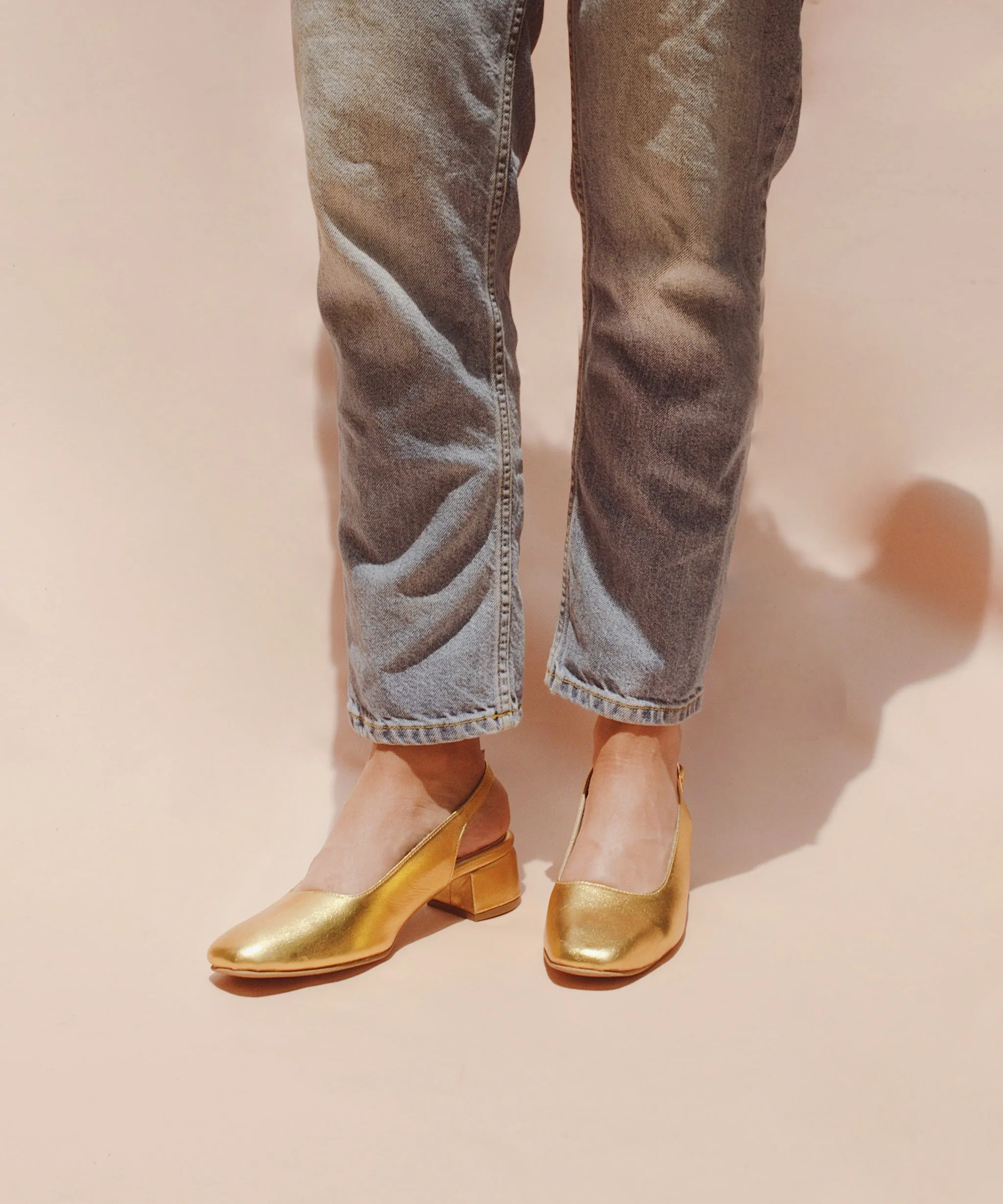Lola Mules - Dorado