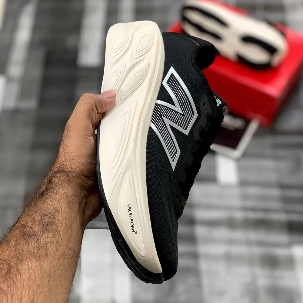 NB Fresh Foam X More V5 (Black White)