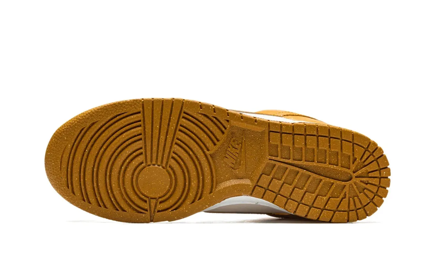 NIKE DUNK LOW NEXT NATURE PHANTOM GOLD SUEDE
