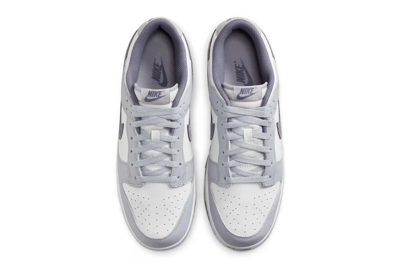NIKE DUNK LOW SE LIGHT CARBON