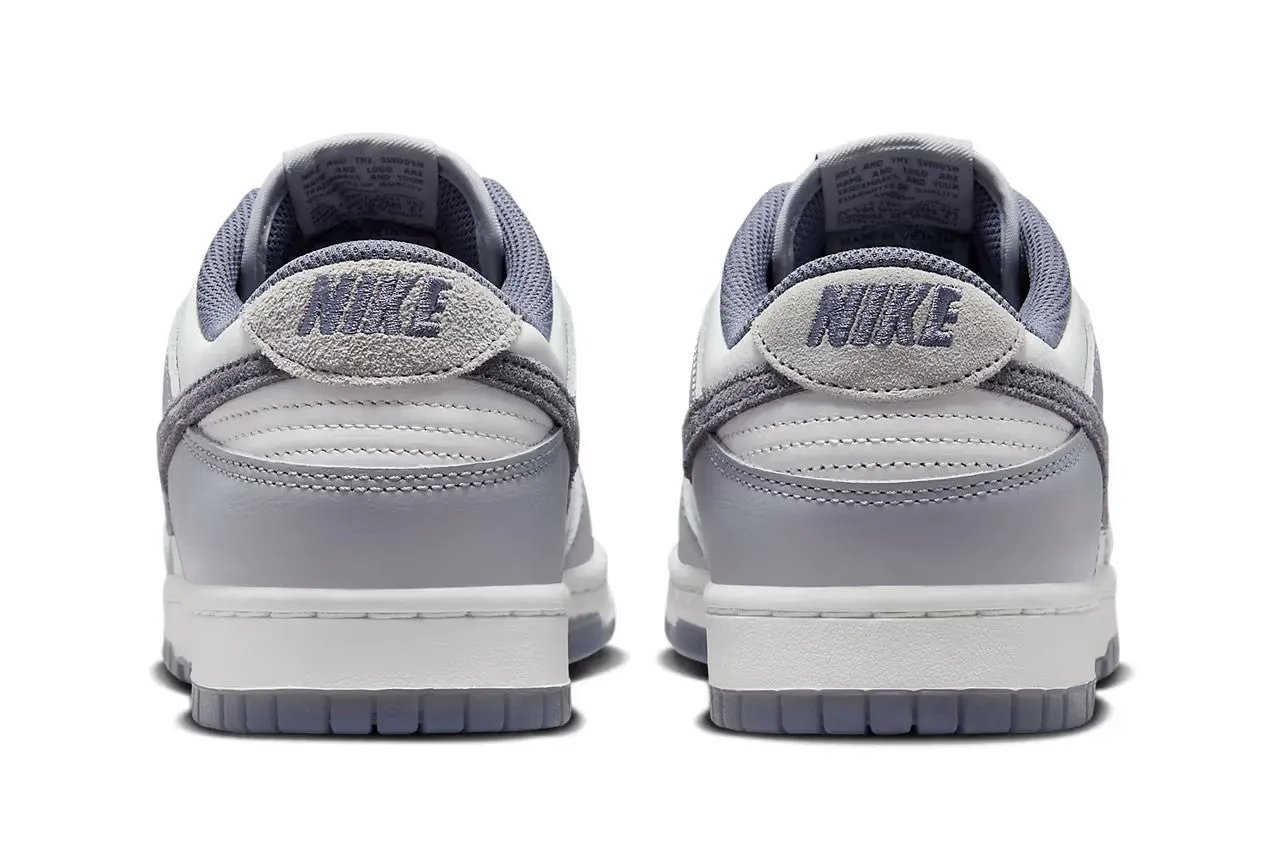 NIKE DUNK LOW SE LIGHT CARBON