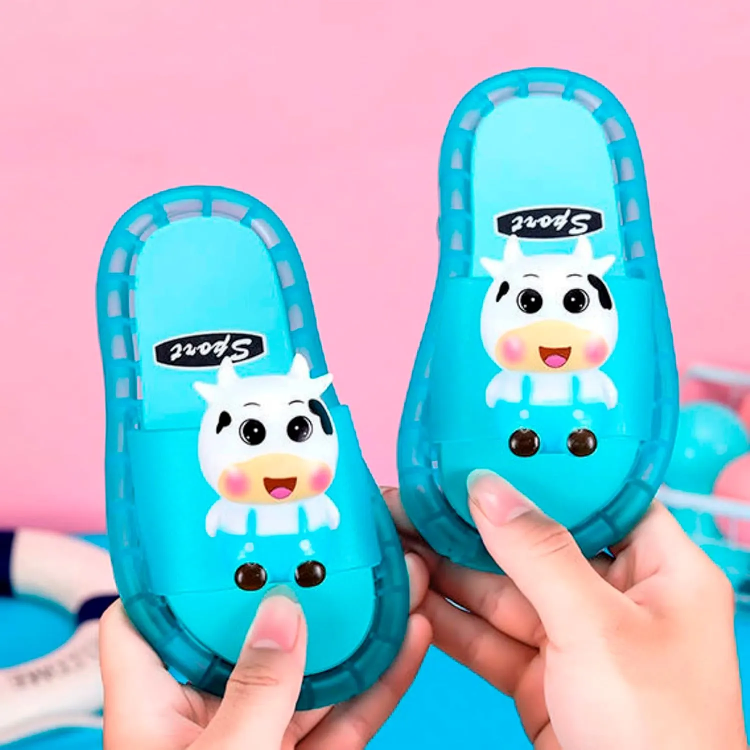 Toddler Girls Boys Light Up Slippers 2025 Stylish Cute Cartoon Animal Luminous Sandals for Girls Casual Slippers