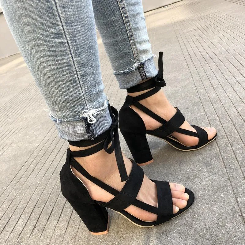 Women's lace-up chunky heels