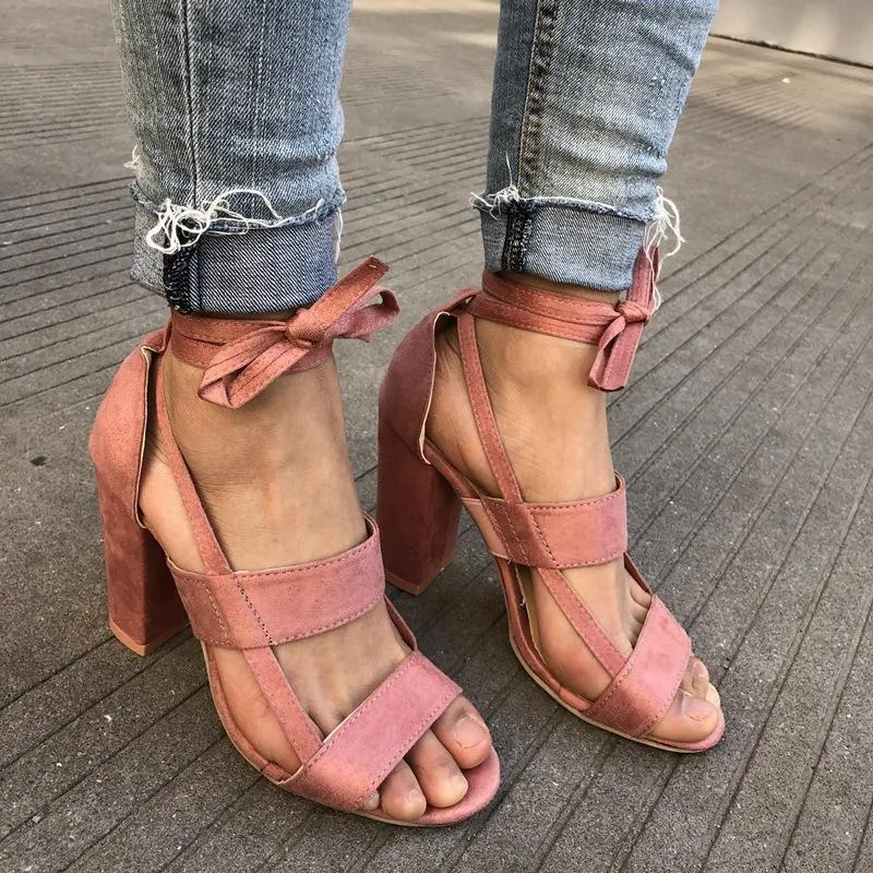 Women's lace-up chunky heels